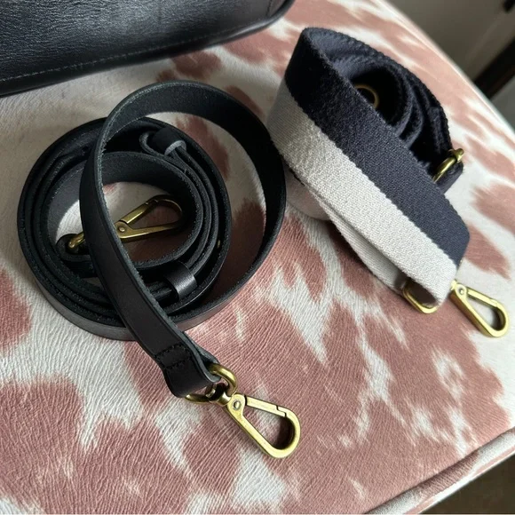 Madewell — The Large Transport Camera Bag in true black - Picture 13 of 15